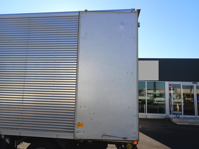 三菱ふそうキャンターアルミバン小型（2t・3t）[写真08]