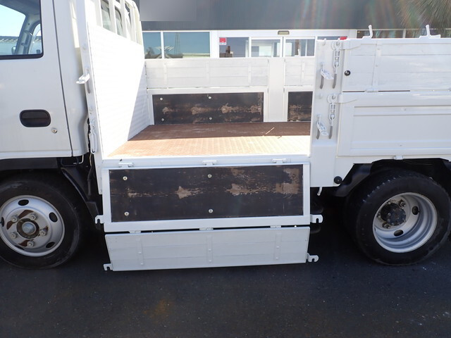 いすゞエルフ平ボディ小型（2t・3t）[写真17]