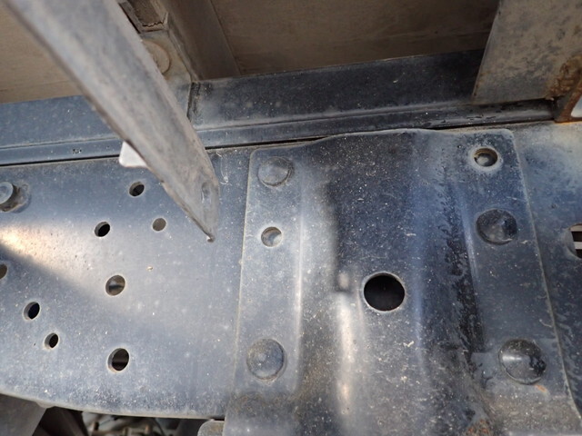 いすゞエルフ平ボディ小型（2t・3t）[写真23]