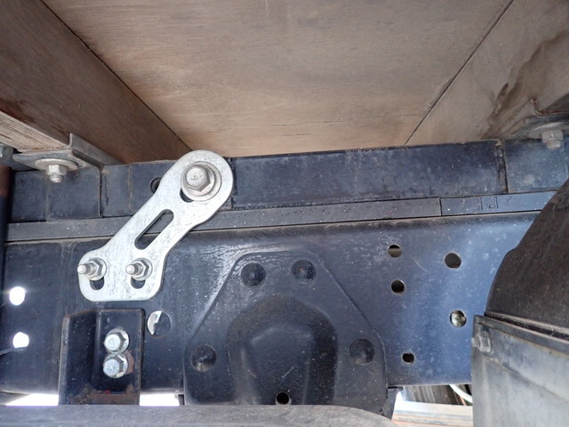 いすゞエルフ平ボディ小型（2t・3t）[写真24]