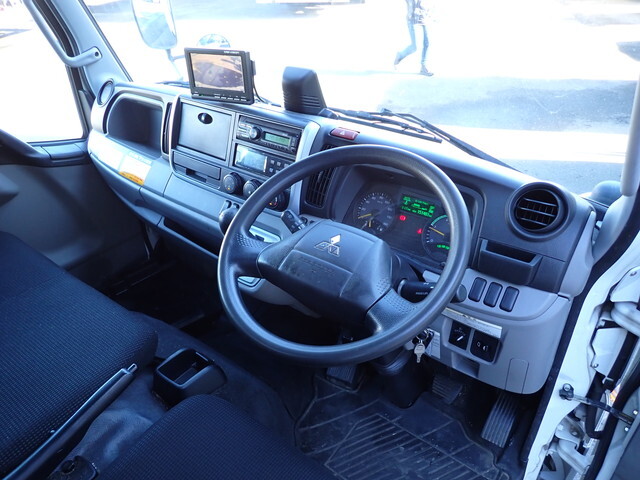 三菱ふそうキャンター冷凍車（冷蔵車）小型（2t・3t）[写真28]