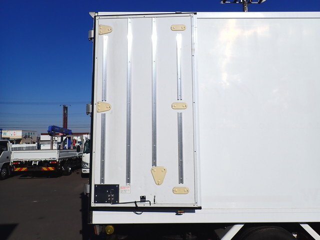 三菱ふそうキャンター冷凍車（冷蔵車）小型（2t・3t）[写真12]