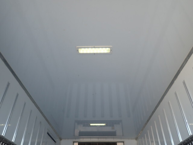 三菱ふそうキャンター冷凍車（冷蔵車）小型（2t・3t）[写真21]