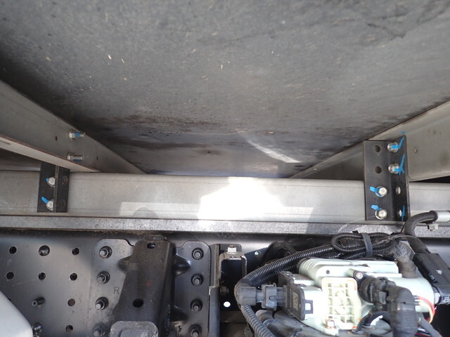 三菱ふそうキャンター冷凍車（冷蔵車）小型（2t・3t）[写真22]