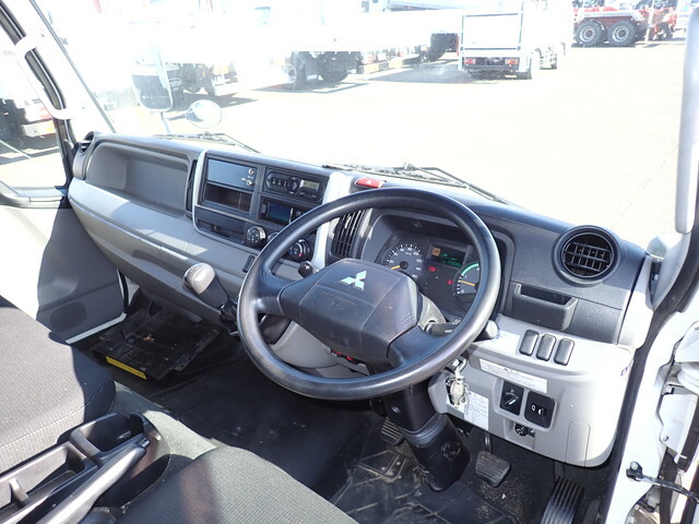 三菱ふそうキャンター冷凍車（冷蔵車）小型（2t・3t）[写真29]