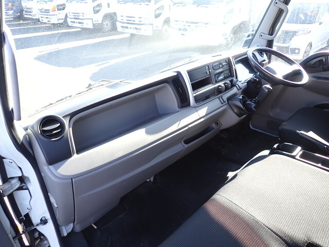 三菱ふそうキャンター冷凍車（冷蔵車）小型（2t・3t）[写真31]