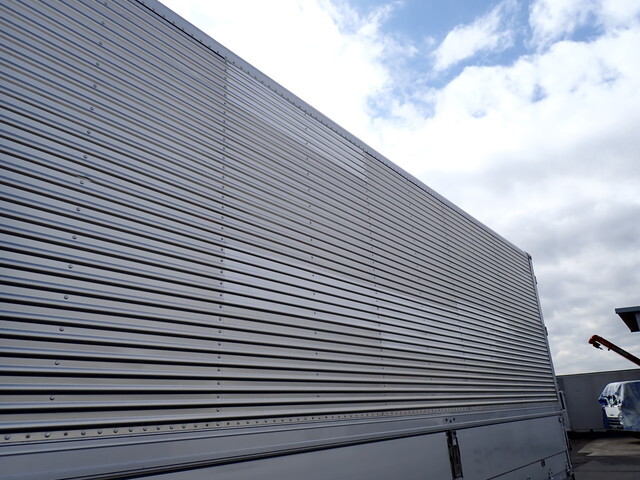 三菱ふそうファイターアルミウイング中型（4t）[写真10]