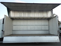 三菱ふそうファイターアルミウイング中型（4t）[写真11]