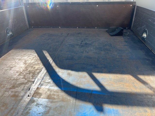 いすゞエルフアルミブロック小型（2t・3t）[写真10]