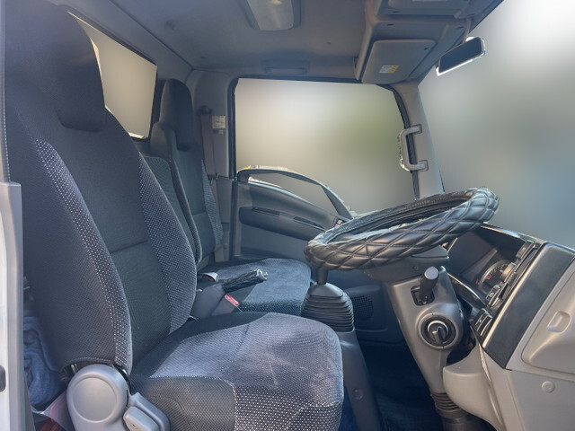 いすゞエルフアルミブロック小型（2t・3t）[写真27]