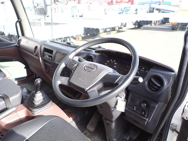 日野レンジャーアルミバン中型（4t）[写真28]