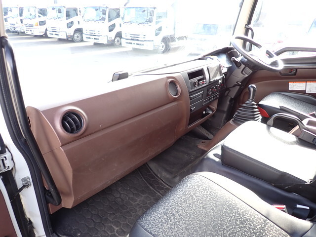 日野レンジャーアルミバン中型（4t）[写真30]