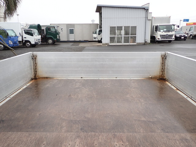 いすゞエルフアルミブロック小型（2t・3t）[写真13]