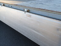 いすゞエルフアルミブロック小型（2t・3t）[写真10]