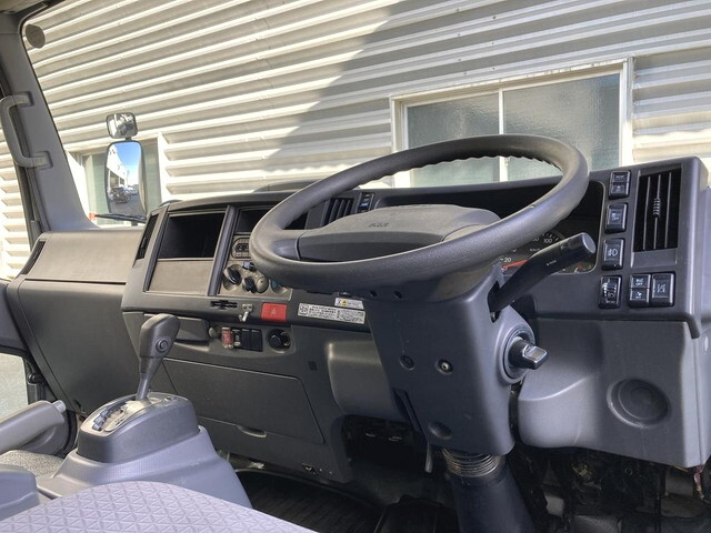 いすゞエルフアルミバン小型（2t・3t）[写真16]