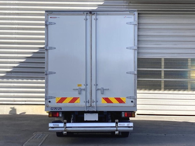 いすゞエルフアルミバン小型（2t・3t）[写真02]