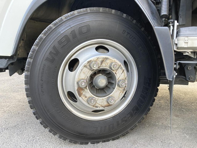 いすゞエルフアルミバン小型（2t・3t）[写真32]