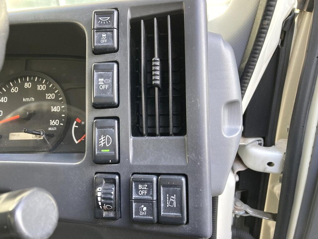 いすゞエルフアルミバン小型（2t・3t）[写真34]