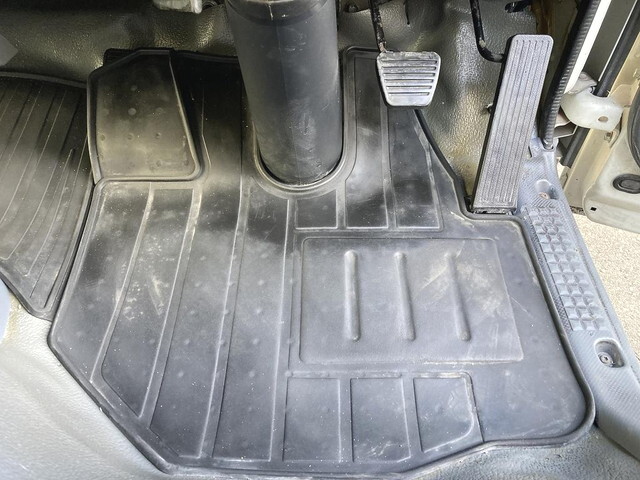 いすゞエルフアルミバン小型（2t・3t）[写真37]