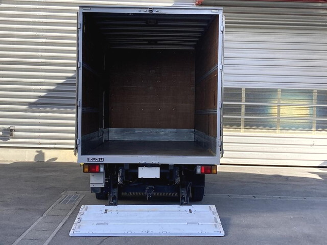 いすゞエルフアルミバン小型（2t・3t）[写真05]