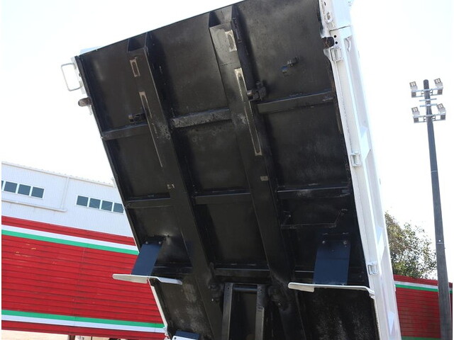 三菱ふそうキャンターダンプ小型（2t・3t）[写真17]