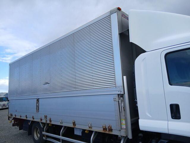 いすゞフォワードアルミウイング中型（4t）[写真14]