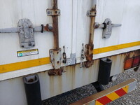 いすゞフォワードアルミウイング中型（4t）[写真16]