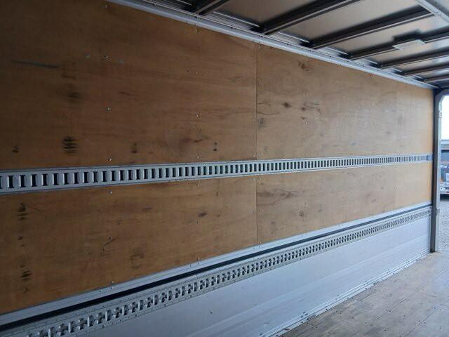 いすゞフォワードアルミウイング中型（4t）[写真22]