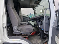 いすゞフォワードアルミウイング中型（4t）[写真27]