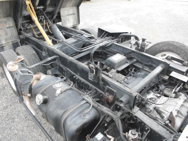 いすゞエルフパッカー車（塵芥車）小型（2t・3t）[写真16]