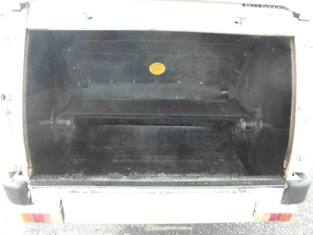 いすゞエルフパッカー車（塵芥車）小型（2t・3t）[写真05]