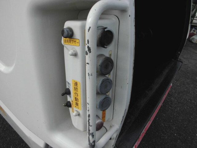 いすゞエルフパッカー車（塵芥車）小型（2t・3t）[写真07]