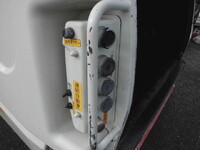 いすゞエルフパッカー車（塵芥車）小型（2t・3t）[写真08]