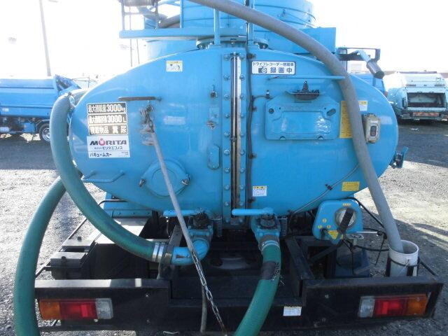 日野デュトロバキュームカー小型（2t・3t）[写真16]