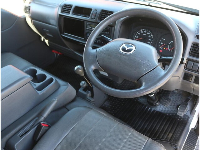 マツダボンゴ平ボディ小型（2t・3t）[写真14]