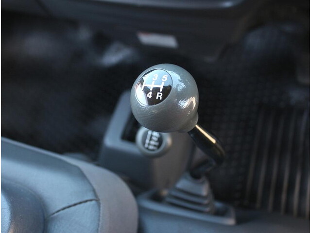 マツダボンゴ平ボディ小型（2t・3t）[写真21]