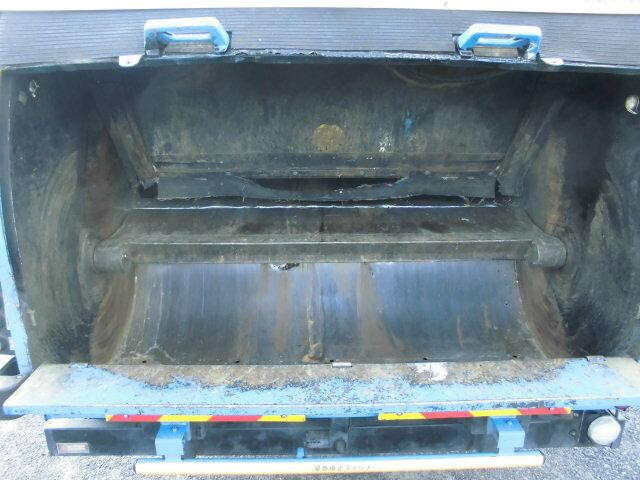 いすゞエルフパッカー車（塵芥車）小型（2t・3t）[写真11]