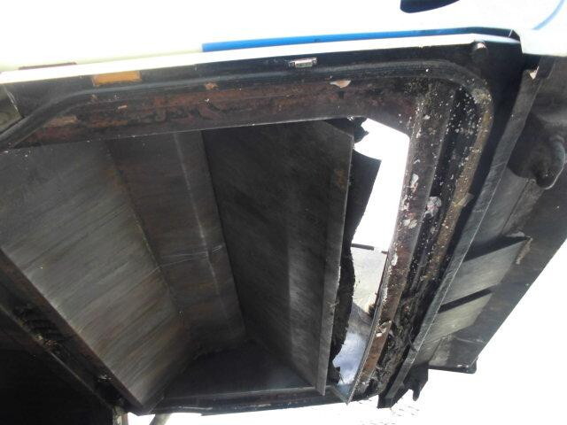 いすゞエルフパッカー車（塵芥車）小型（2t・3t）[写真18]