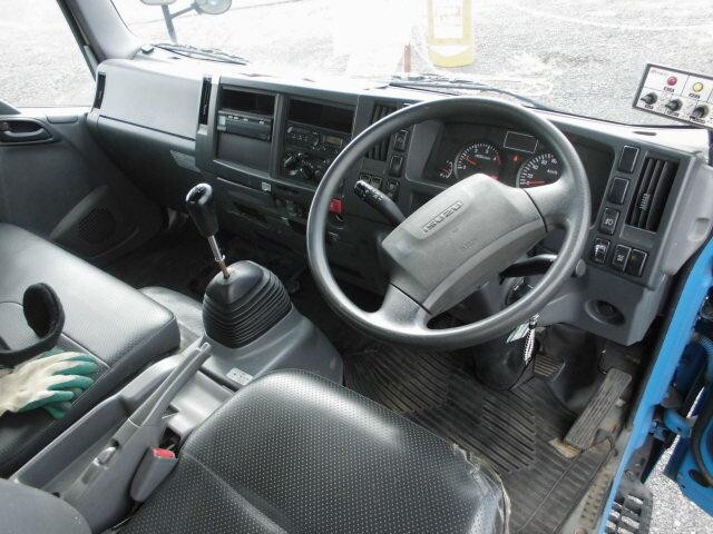 いすゞエルフパッカー車（塵芥車）小型（2t・3t）[写真07]