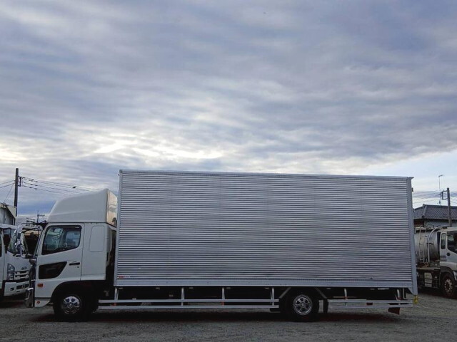 日野レンジャーアルミバン中型（4t）[写真06]