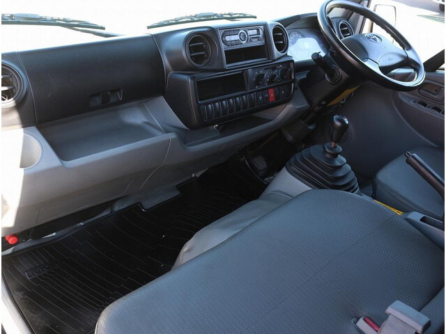 トヨタトヨエース移動販売車小型（2t・3t）[写真17]