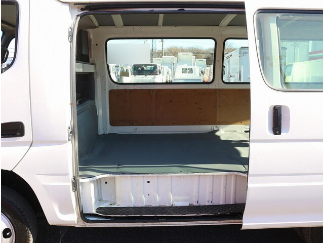 トヨタトヨエース移動販売車小型（2t・3t）[写真20]