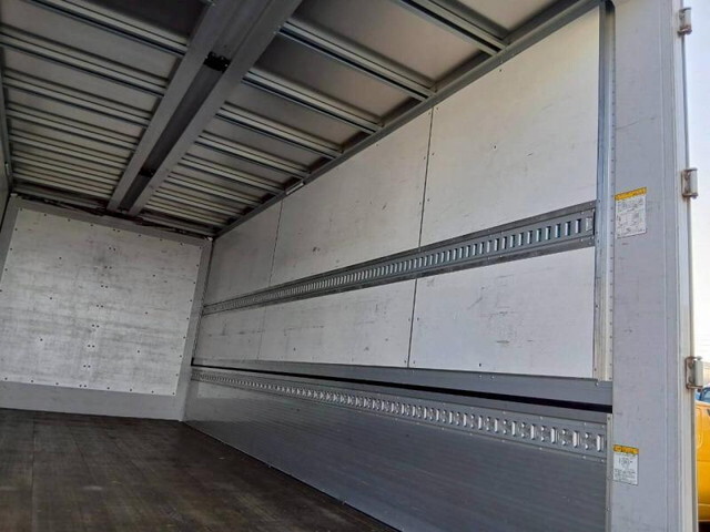 日野レンジャーアルミウイング中型（4t）[写真14]