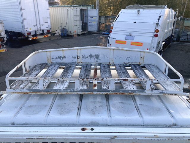 三菱ふそうキャンターアルミブロック小型（2t・3t）[写真10]