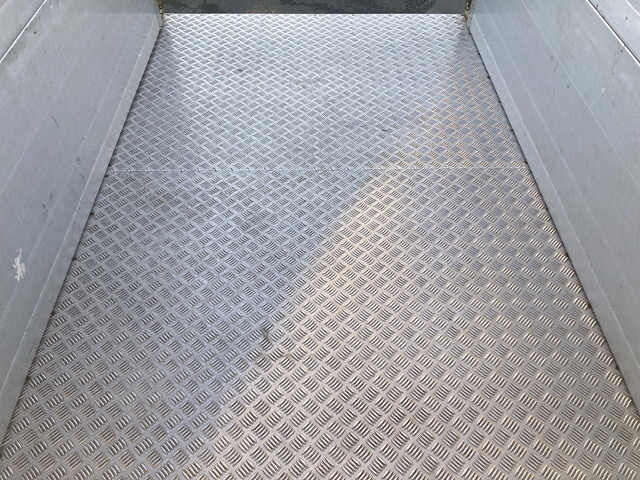 三菱ふそうキャンターアルミブロック小型（2t・3t）[写真16]