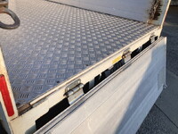 三菱ふそうキャンターアルミブロック小型（2t・3t）[写真18]