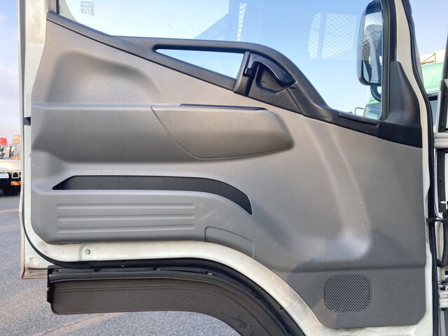 三菱ふそうキャンターアルミブロック小型（2t・3t）[写真29]