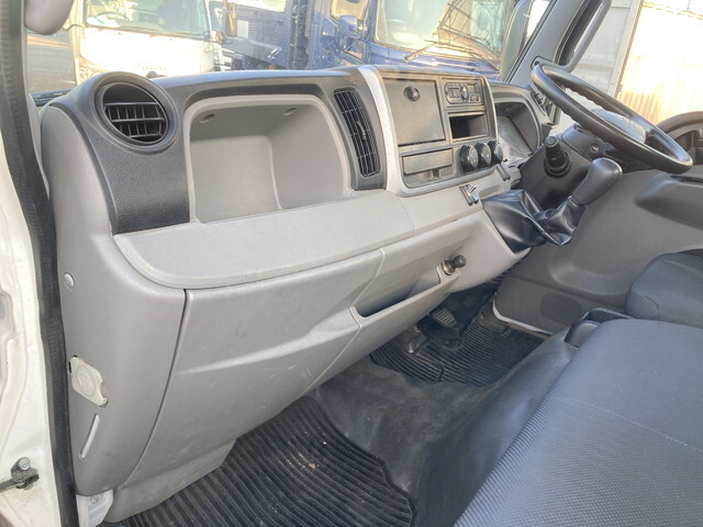 三菱ふそうキャンターアルミブロック小型（2t・3t）[写真31]