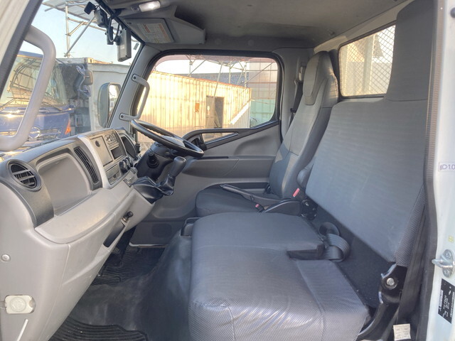 三菱ふそうキャンターアルミブロック小型（2t・3t）[写真32]