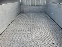 三菱ふそうキャンターアルミブロック小型（2t・3t）[写真04]